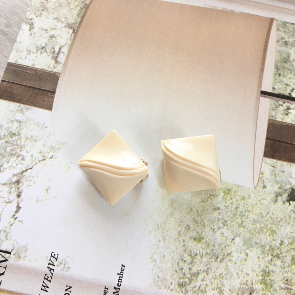 Vintage Carved Stud Clip On Earrings